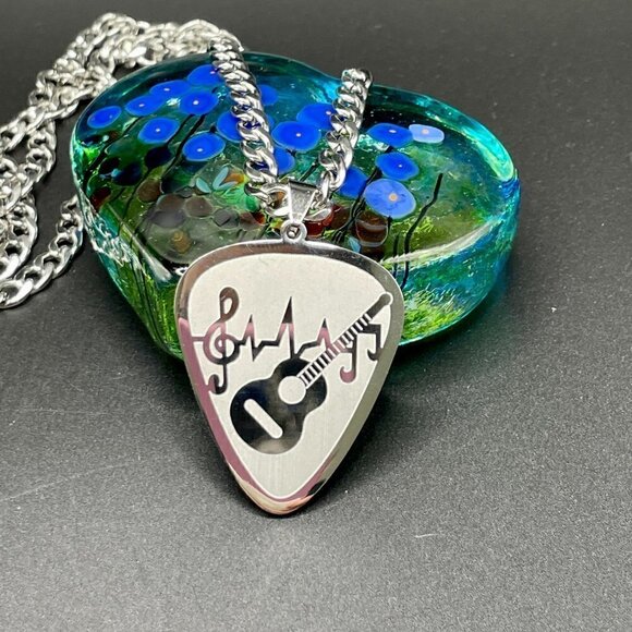 Heavy Guitar Pick Rocker Necklace #1253 - Picture 4 of 6